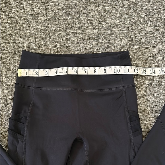 Fabletics Black Form-Fitting Leggings Stretchy Comfort - Picture 4 of 7